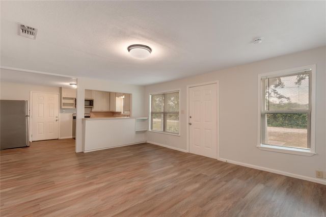 145 Pine Hollow Lane, Huntsville, TX 77320