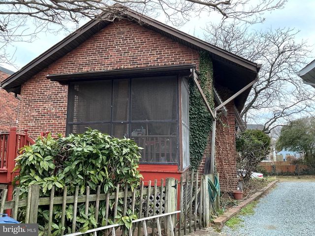 520 E MOUNT IDA AVE, Alexandria, VA 22301