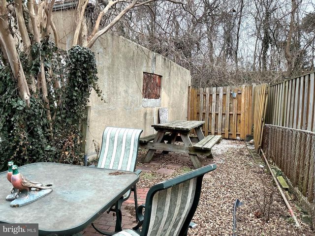 520 E MOUNT IDA AVE, Alexandria, VA 22301