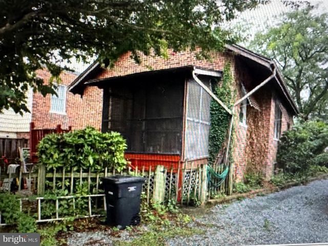 520 E MOUNT IDA AVE, Alexandria, VA 22301