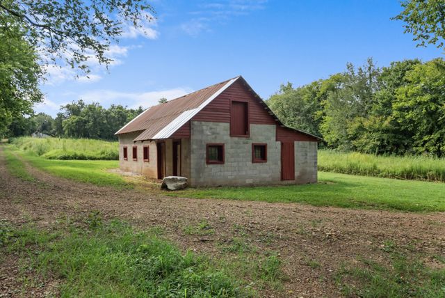 2942 Newman Rd, Ardmore, TN 38449
