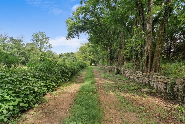 2942 Newman Rd, Ardmore, TN 38449