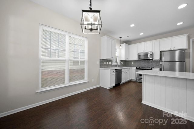 136 E Morehouse Avenue, Mooresville, NC 28117