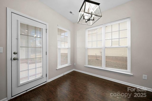 136 E Morehouse Avenue, Mooresville, NC 28117