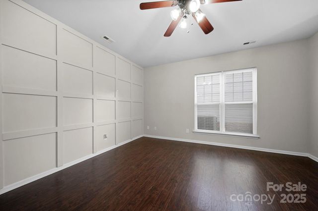 136 E Morehouse Avenue, Mooresville, NC 28117