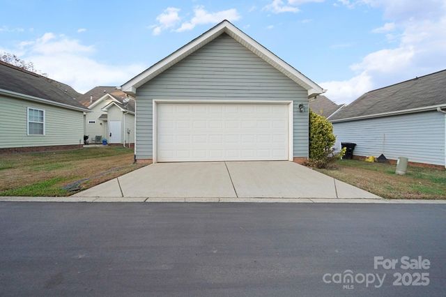 136 E Morehouse Avenue, Mooresville, NC 28117