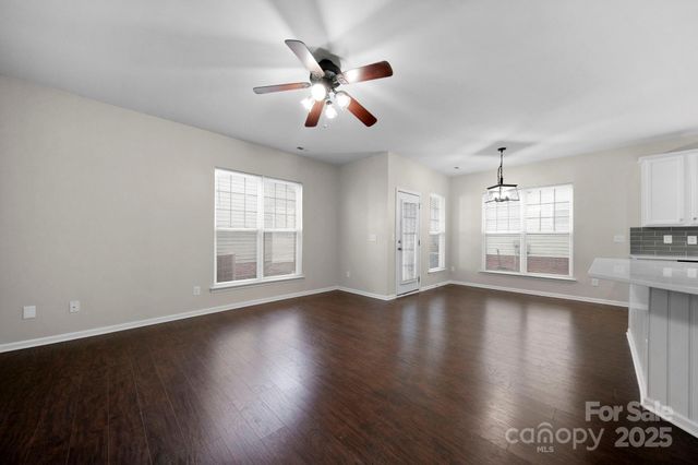 136 E Morehouse Avenue, Mooresville, NC 28117