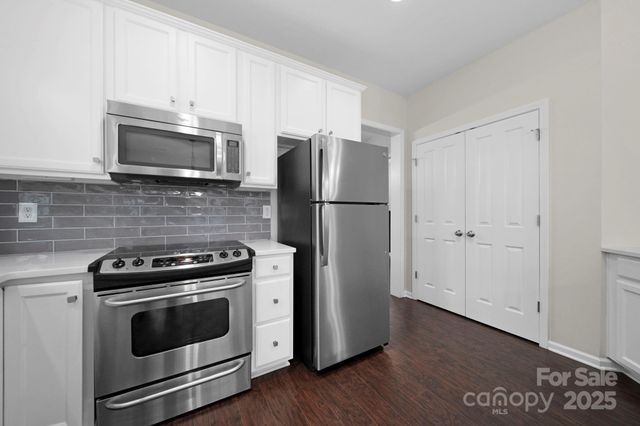 136 E Morehouse Avenue, Mooresville, NC 28117