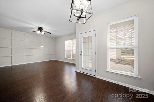 136 E Morehouse Avenue, Mooresville, NC 28117