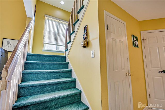 118 Coppertree Court, Edison, NJ 08820