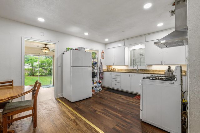 1107 W Hull Street, Denison, TX 75020