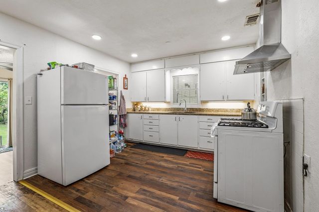 1107 W Hull Street, Denison, TX 75020