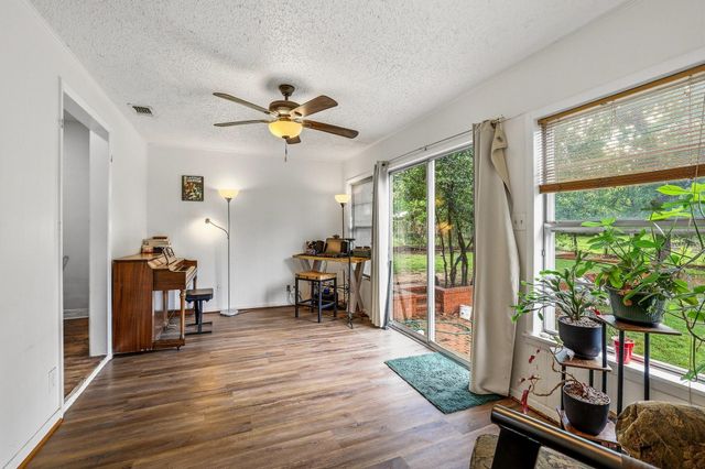 1107 W Hull Street, Denison, TX 75020