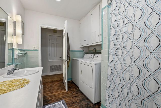 1107 W Hull Street, Denison, TX 75020