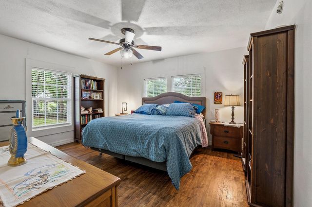 1107 W Hull Street, Denison, TX 75020