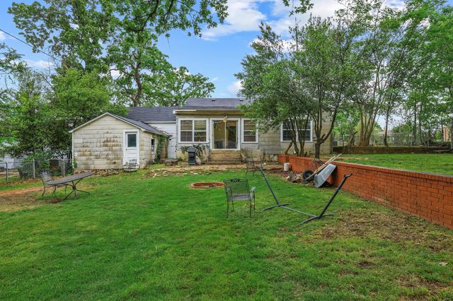 1107 W Hull Street, Denison, TX 75020