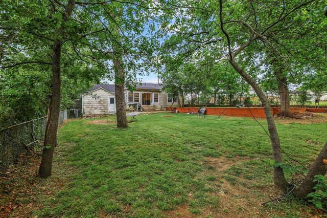 1107 W Hull Street, Denison, TX 75020