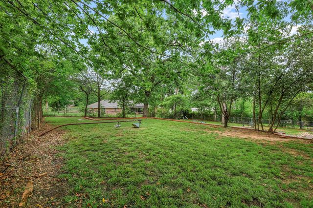 1107 W Hull Street, Denison, TX 75020
