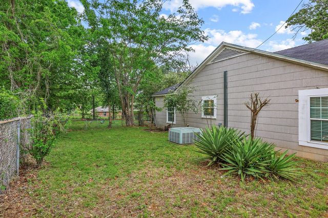 1107 W Hull Street, Denison, TX 75020