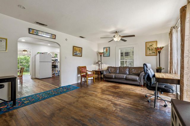 1107 W Hull Street, Denison, TX 75020