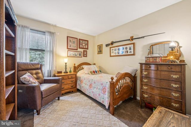 21 LANCELOT LN, Mount Laurel, NJ 08054