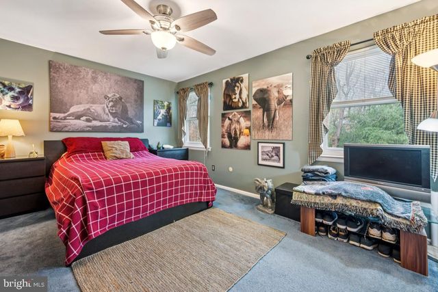 21 LANCELOT LN, Mount Laurel, NJ 08054