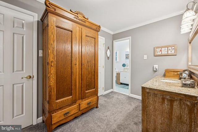 21 LANCELOT LN, Mount Laurel, NJ 08054