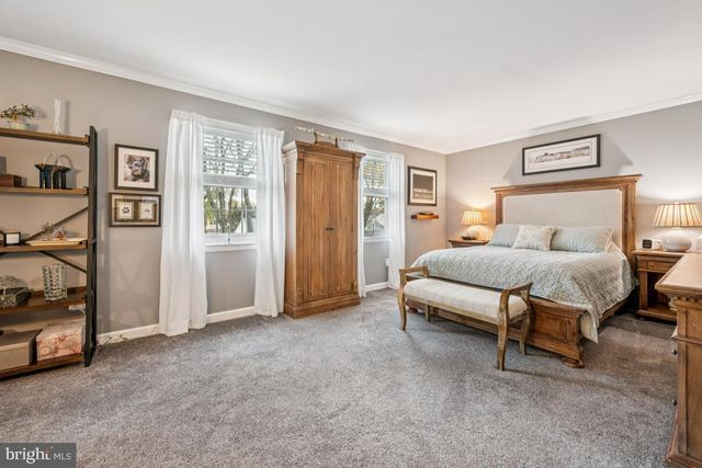 21 LANCELOT LN, Mount Laurel, NJ 08054