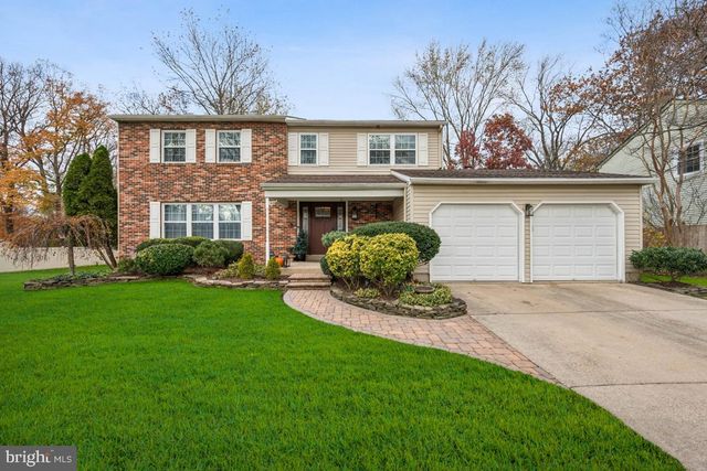21 LANCELOT LN, Mount Laurel, NJ 08054