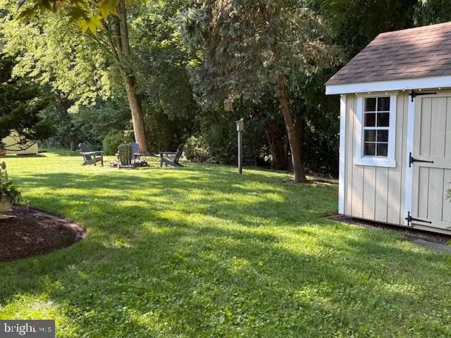 21 LANCELOT LN, Mount Laurel, NJ 08054