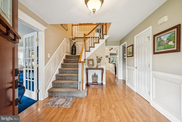 21 LANCELOT LN, Mount Laurel, NJ 08054