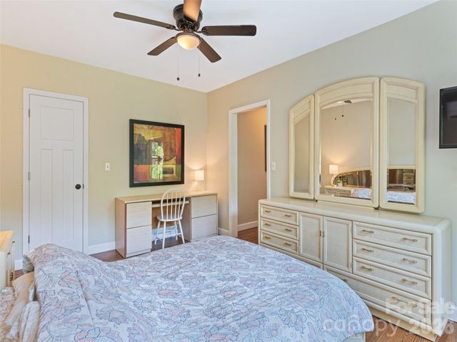 1909 Arlington Place, Hendersonville, NC 28791