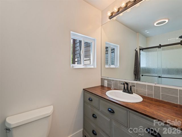 1909 Arlington Place, Hendersonville, NC 28791