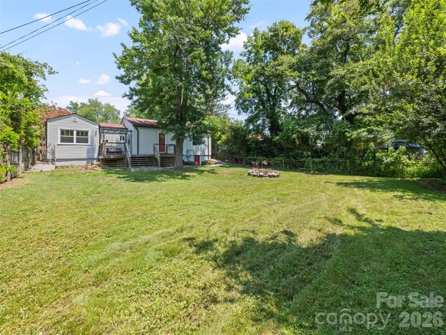 1909 Arlington Place, Hendersonville, NC 28791
