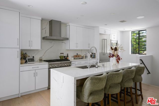 741 N Gramercy Place, Los Angeles, CA 90038