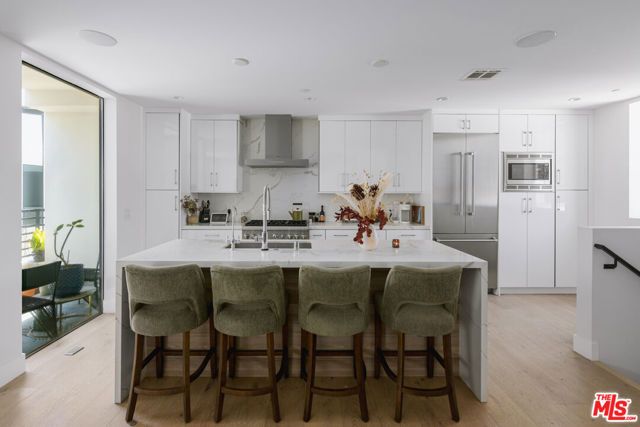 741 N Gramercy Place, Los Angeles, CA 90038