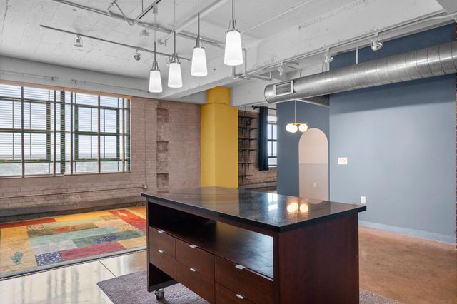 2929 Chicago Avenue 917, Minneapolis, MN 55407