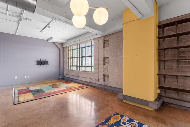 2929 Chicago Avenue 917, Minneapolis, MN 55407