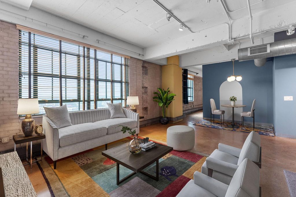 2929 Chicago Avenue 917, Minneapolis, MN 55407