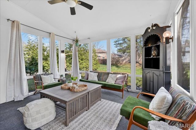 623 Kenilworth Lane, Ballwin, MO 63011