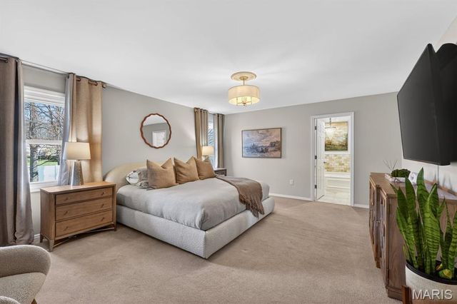 623 Kenilworth Lane, Ballwin, MO 63011