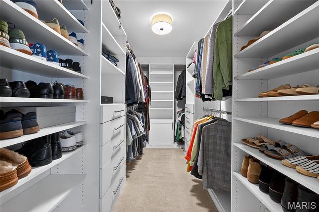 623 Kenilworth Lane, Ballwin, MO 63011