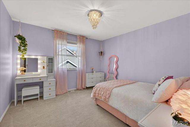 623 Kenilworth Lane, Ballwin, MO 63011