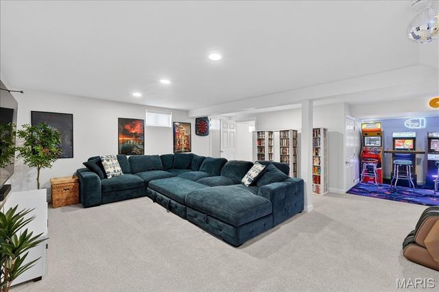 623 Kenilworth Lane, Ballwin, MO 63011