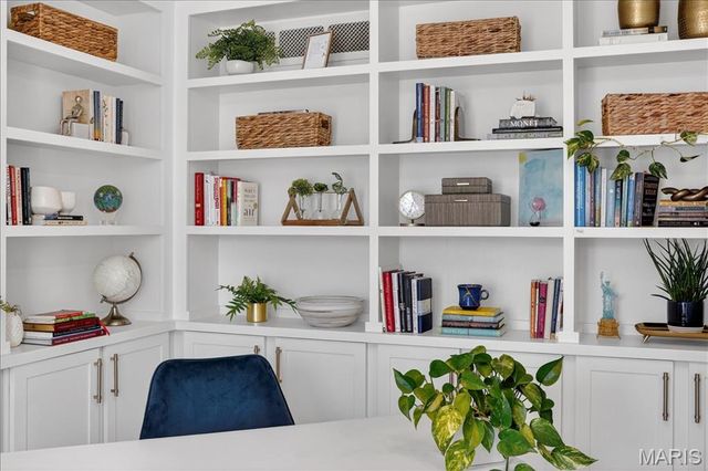 623 Kenilworth Lane, Ballwin, MO 63011