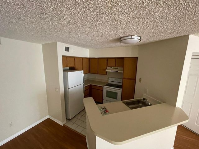 4540 COMMANDER DRIVE 2223, Orlando, FL 32822