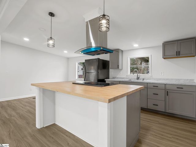 121 Rosetta Court, Una, SC 29378