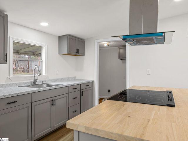 121 Rosetta Court, Una, SC 29378