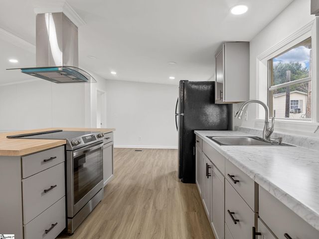 121 Rosetta Court, Una, SC 29378