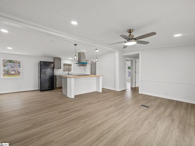 121 Rosetta Court, Una, SC 29378